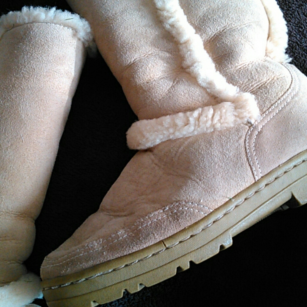Ugg Womens boots Classic style Womens sz 9